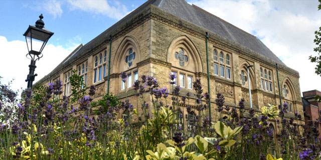 Blackburn Museum & Art Gallery - Belle Vue